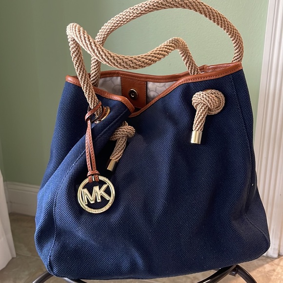 Michael Kors Canvas tote with rope handles - Picture 2 of 7